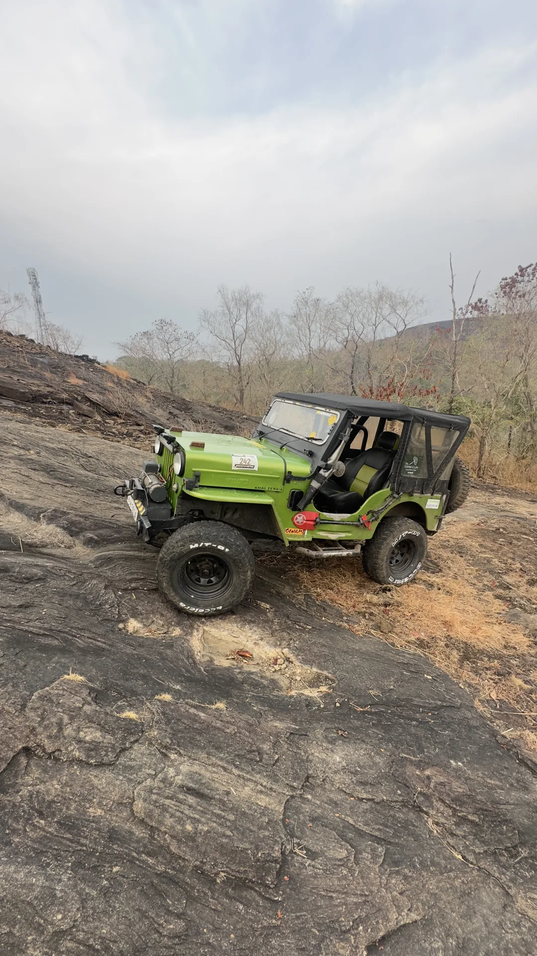 Vehicle photo 7