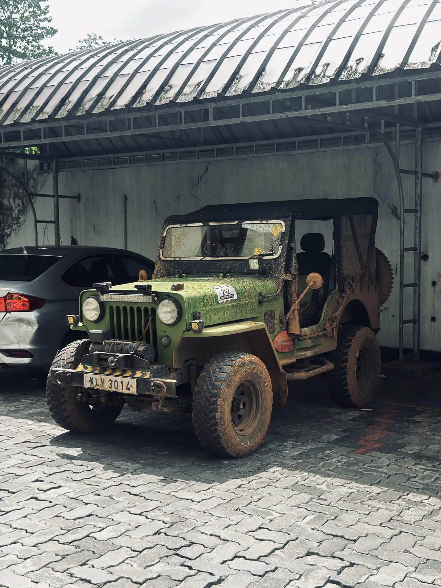 Vehicle photo 8