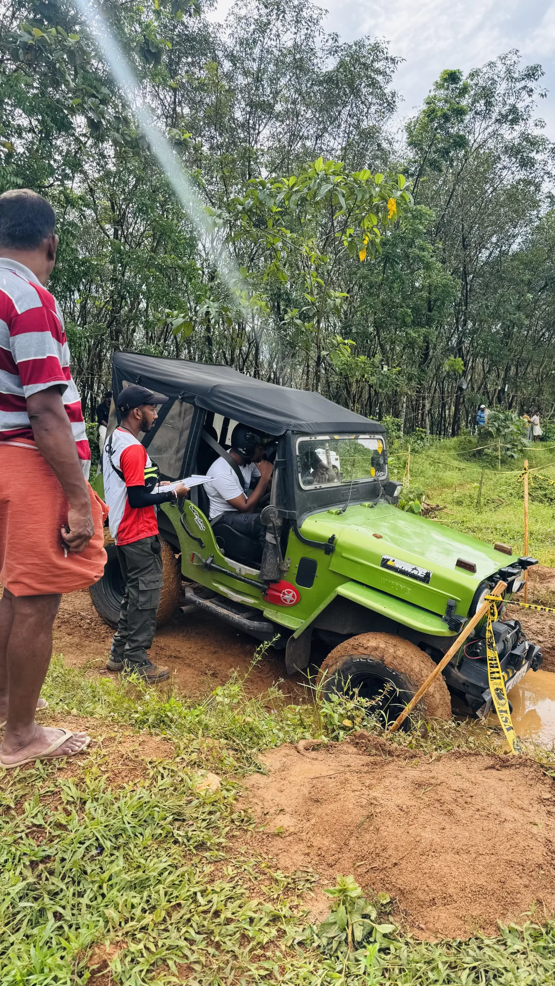 Vehicle photo 9