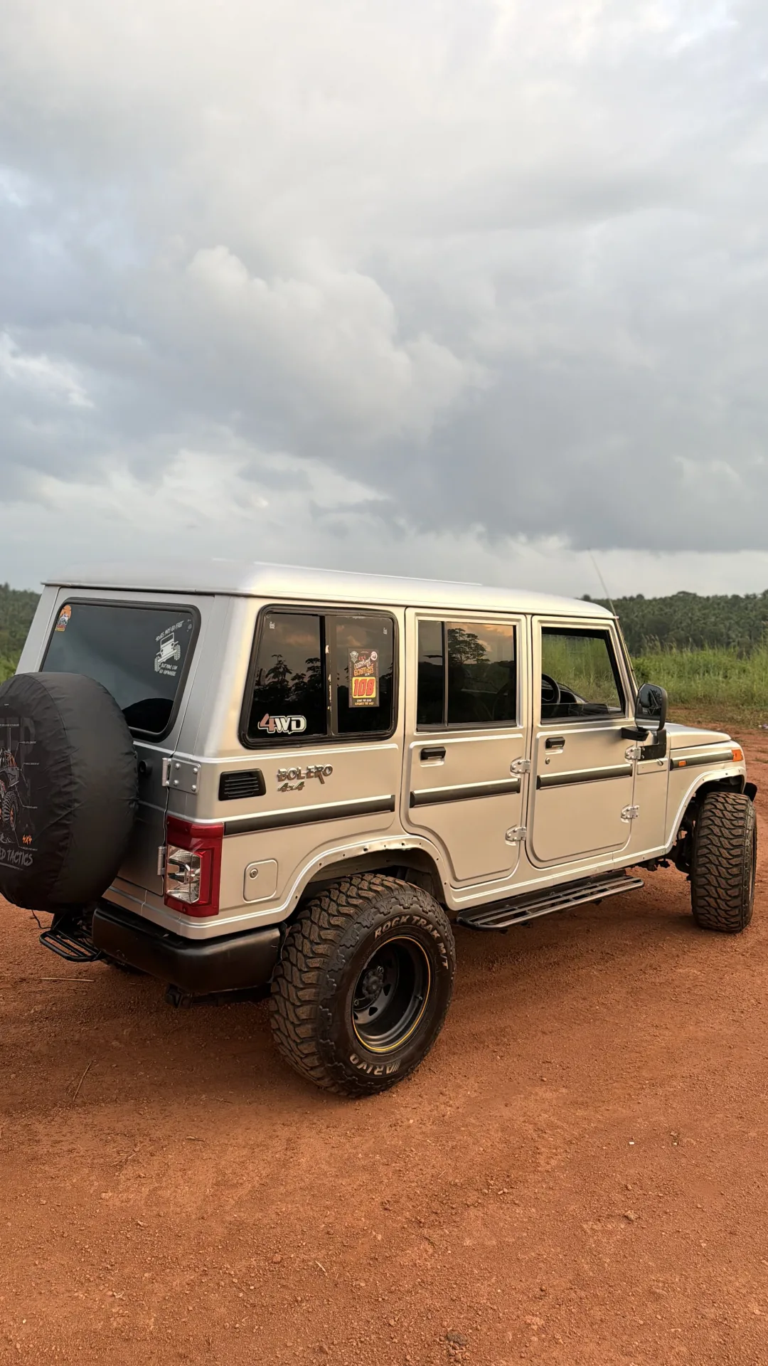 Vehicle photo 5