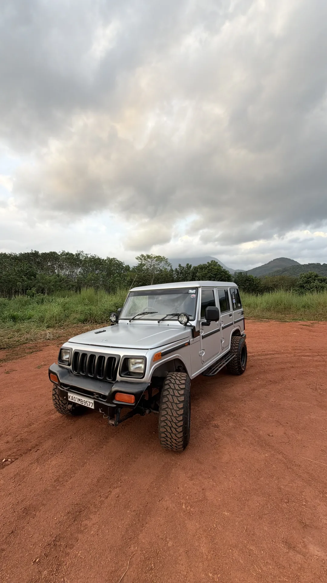 Vehicle photo 6